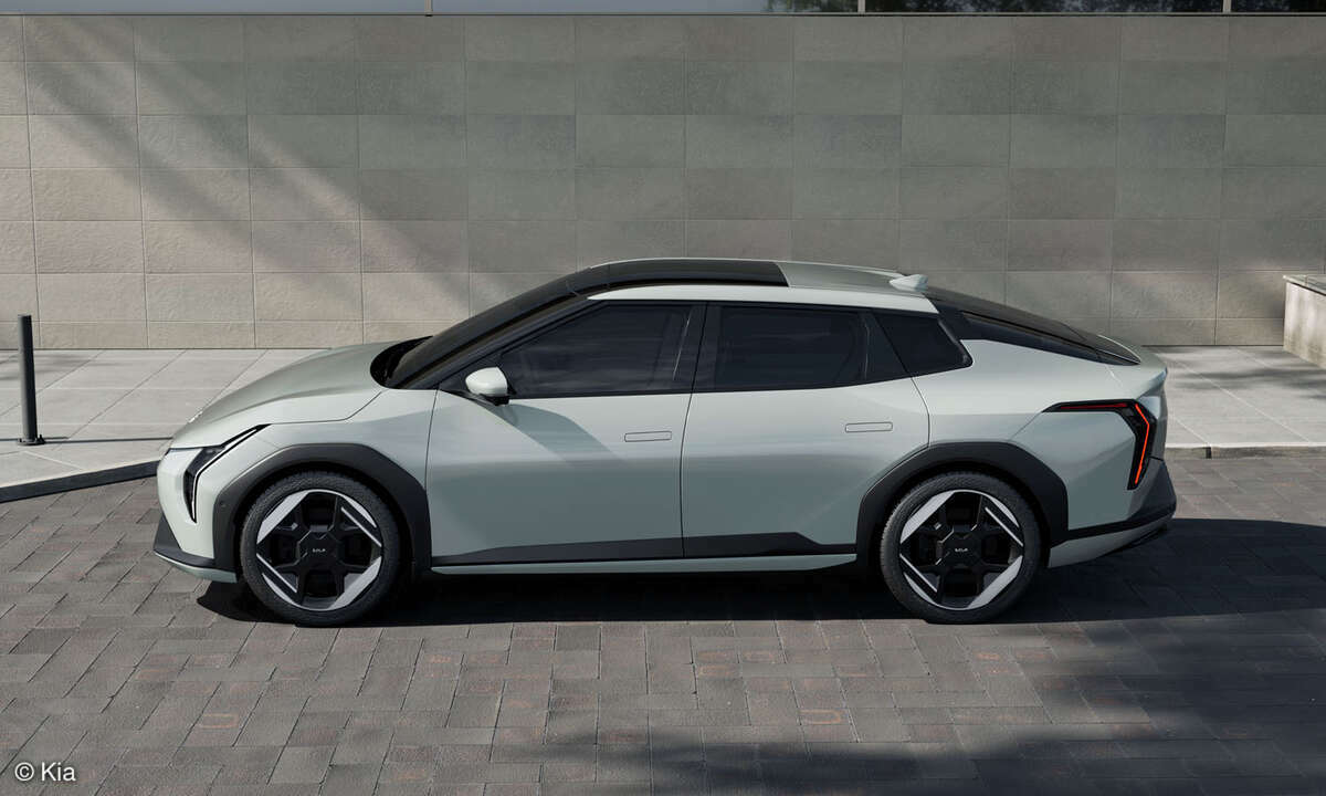 Den Kia EV4 wird es als Limousine und als Schrägheckvariante geben.